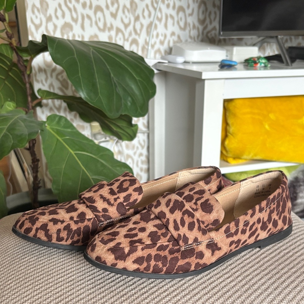 Amazon Essentials Brown Leopard Print Loafers - image 1